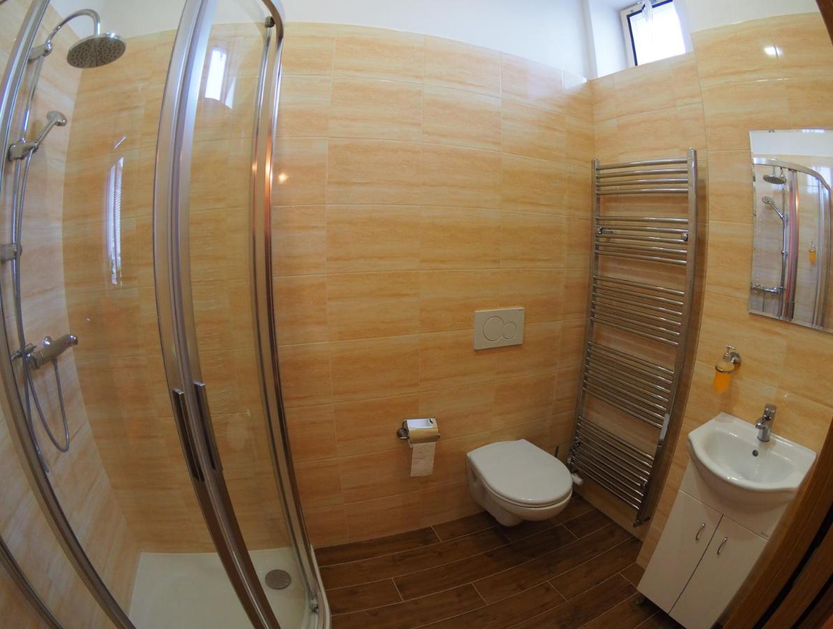 Hotel Britannia Всетін Екстер'єр фото